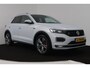 Volkswagen T-Roc 1.5 TSI Sport Business R (DIGITALE COCKPIT, STOELVERWARMING, NAVIGATIE, CRUISE ADAPTIEF, PARKEERSENSOREN)