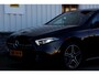 Mercedes-Benz A-klasse 250 e AMG Line Plug in hybride*Perfect MB Onderh.*BTW*1ste Eig.*Sfeer/Night/MBUX/Apple Carplay-Android/High Perf. LED Koplamp./Diamond Grille/DAB/Stoelverw./Half Leder/Parkeersens.V+A/18 inch LM*