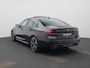 BMW 5-Serie 530e xDrive Executive | M-SPORT | SCHUIF/KANTELDAK | 20 INCH | SHADOWLINE | SAFFIERZWART | STOELVERWARMING |