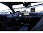 Mercedes-Benz A-klasse 250 e AMG Line Plug in hybride*Perfect MB Onderh.*BTW*1ste Eig.*Sfeer/ACC/Night/MBUX/Apple Carplay-Android/High Perf. LED Koplamp./Diamond Grille/DAB/Stoelverw./Half Leder/Parkeersens.V+A/18 inch LM*