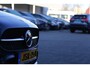 Mercedes-Benz A-klasse 250 e AMG Line Plug in hybride*Perfect MB Onderh.*BTW*1ste Eig.*Sfeer/ACC/Night/MBUX/Apple Carplay-Android/High Perf. LED Koplamp./Diamond Grille/DAB/Stoelverw./Half Leder/Parkeersens.V+A/18 inch LM*