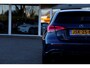 Mercedes-Benz A-klasse 250 e AMG Line Plug in hybride*Perfect MB Onderh.*BTW*1ste Eig.*Sfeer/ACC/Night/MBUX/Apple Carplay-Android/High Perf. LED Koplamp./Diamond Grille/DAB/Stoelverw./Half Leder/Parkeersens.V+A/18 inch LM*
