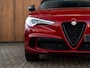 Alfa Romeo Stelvio 2.9 V6 AWD Quadrifoglio | Adapt. cruise | Veel carbon! | Pano-dak | Harman/Kardon | NL-auto
