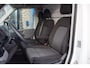 Volkswagen Crafter 35 2.0 TDI 140pk AUT L4 EL Highline EURO VI RWD | Bakwagen | Trekhaak | Navigatie | Camera