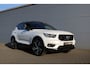 Volvo XC40 2.0 T4 R-Design Aut (Panoramadak Sportleder/Memory Navi/Camera HarmanKardon Standkachel Trekhaak Full-Led 20InchLMV)