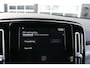 Volvo XC40 2.0 T4 R-Design Aut (Panoramadak Sportleder/Memory Navi/Camera HarmanKardon Standkachel Trekhaak Full-Led 20InchLMV)