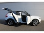 Volvo XC40 2.0 T4 R-Design Aut (Panoramadak Sportleder/Memory Navi/Camera HarmanKardon Standkachel Trekhaak Full-Led 20InchLMV)