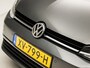Volkswagen Golf 1.0 TSI Sportline (APPLE CARPLAY, GROOT NAVI, CLIMATE, ADAPTIVE CRUISE, SPORTSTOELEN, LM VELGEN, PARKEERSENSOREN, NIEUWSTAAT)