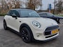 MINI Cooper 1.5 136pk Cooper Chili | Navi | Apple Carplay+Android Auto | Clima | Cruise | Panorama Schuifdak | Lederen Bekleding | Led Koplampen | Keyless Entry | Pdc | Privacy Glass | 17''lm