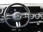 Mercedes-Benz A-klasse 180 AMG-Line / Stoelverwarming / Achteruitrijcamera / Panorama-schuifdak