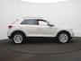 Volkswagen T-Roc 1.5 TSI Style Automaat - Navigatie - Park Assist - Stoelverwarming - ACC