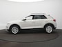 Volkswagen T-Roc 1.5 TSI Style Automaat - Navigatie - Park Assist - Stoelverwarming - ACC