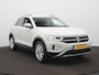 Volkswagen T-Roc 1.5 TSI Style Automaat - Navigatie - Park Assist - Stoelverwarming - ACC