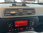 Fiat Panda 1.0 Hybrid City Cross Airco - Bluetooth - Dakrails - Elektrische ramen voor - Mistlampen voor - Radio - Start/stop systemen - Stuur multifunctioneel