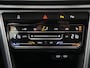 Volkswagen T-Roc 1.0 TSI Life Business Navigatie - LED - Stoelverwarming - Camera - ACC