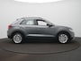 Volkswagen T-Roc 1.0 TSI Life Business Navigatie - LED - Stoelverwarming - Camera - ACC