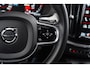 Volvo XC60 2.0 Recharge T8 AWD Inscription | Panoramadak | Geventileerd leder | Stoel en stuurverwarming | Trekhaak | Luchtvering | 22" Lichtmetalen velgen