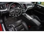 Volvo XC60 2.0 Recharge T8 AWD Inscription | Panoramadak | Geventileerd leder | Stoel en stuurverwarming | Trekhaak | Luchtvering | 22" Lichtmetalen velgen