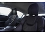 Volvo S60 2.0 B3 Plus Dark | Stoel en stuurverwarming | Lederen bekleding | Adaptive Cruise Control | Parkeersensoren