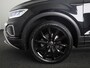 Volkswagen T-Roc 1.5 TSI Life 150 pk Automaat (DSG) | Navigatie | Trekhaak (afneembaar) | Parkeersensoren (Park assist) | Achteruitrijcamera | Stoelverwarming |