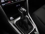 Volkswagen T-Roc 1.5 TSI Life 150 pk Automaat (DSG) | Navigatie | Trekhaak (afneembaar) | Parkeersensoren (Park assist) | Achteruitrijcamera | Stoelverwarming |