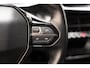 Peugeot e-2008 50 kWh Allure 3-Fase [ Navi Camera Apple/Android Stoelverwarming ]