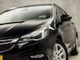 Opel Astra Sports Tourer 1.0 Sport (APPLE CARPLAY, GROOT NAVI, CLIMATE, TREKHAAK, SPORTSTOELEN, GETINT GLAS, PARKEERSENSOREN, NIEUWSTAAT)