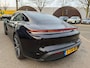 Porsche Taycan Performance 84 kWh VAN: 68.900,- VOOR: 64.440,- UW EINDEJAARSVOORDEEL: 4.460,- EURO | ADAPT. CRUISE | DODE HOEK HERKENNING | SPORTCHRONO | HEAD UP | WARMTEPOMP | DIRECT LEVERBAAR NET PORSCHE ONDERHOUD GEHAD |