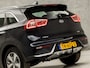 Kia Niro 1.6 GDi Hybrid Dynamic 142Pk Automaat (APPLE CARPLAY, NAVIGATIE, CAMERA, LEDER, SPORTSTOELEN, TREKHAAK, CRUISE, PARKEERSENSOREN, NIEUWSTAAT)