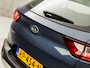 Kia Stonic 1.2 Sport (APPLE CARPLAY, NAVIGATIE, CAMERA, PARKEERSENSOREN, SPORTSTOELEN, CRUISE, LM VELGEN, TREKHAAK, NIEUWSTAAT)