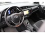 Toyota Auris Touring Sports 1.8 Hybrid Now Automaat, Keyless/Entry, Navigatie, Climate/CruiseControl, Achteruitrijcamera, 16'' inch LM velgen