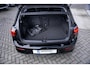 Volkswagen Golf Life Edition eHybrid | 'App-Connect' draadloze smartphone integratie | Achteruitrijcamera (Rear View) | Afstandscontrolesysteem (Front Assist)