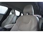 Volvo V40 T5 Summum | Apaptive Cruise | BLIS | Xenon | DAB | Standkachel | Parkeercamera | 17 inch |
