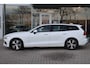 Volvo V60 B3 Momentum Advantage 163pk | Carplay | Trekhaak | Camera | ACC | Climate | LED | Dodehoek |
