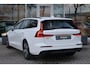 Volvo V60 B3 Momentum Advantage 163pk | Carplay | Trekhaak | Camera | ACC | Climate | LED | Dodehoek |
