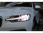 Volvo V60 B3 Momentum Advantage 163pk | Carplay | Trekhaak | Camera | ACC | Climate | LED | Dodehoek |