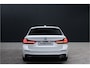 BMW 5-Serie Touring 520e High Executive - Laser - Memory - HUD - Achteras besturing - Stoel/Stuur verwarming - ACC - Keyless - Rijklaar