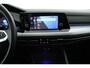 Volkswagen Golf 1.5 TSI 130pk Style Carplay Stoelverwarming Panoramadak Trekhaak