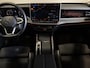 Volkswagen Passat Variant 1.5 eTSI Elegance Business / 150pk / Panorama dak / Trekhaak / Dodehoek / Stoel en stuur verwarming /