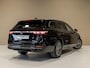 Volkswagen Passat Variant 1.5 eTSI Elegance Business / 150pk / Panorama dak / Trekhaak / Dodehoek / Stoel en stuur verwarming /
