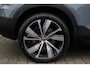 Volvo XC40 Recharge P8 AWD R-Design | 12 Mnd. Garantie | Panoramadak & Trekhaak | Nette en zeer complete XC40 (Dealer Onderhouden)