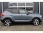 Volvo XC40 Recharge P8 AWD R-Design | 12 Mnd. Garantie | Panoramadak & Trekhaak | Nette en zeer complete XC40 (Dealer Onderhouden)