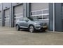 Volvo XC40 Recharge P8 AWD R-Design | 12 Mnd. Garantie | Panoramadak & Trekhaak | Nette en zeer complete XC40 (Dealer Onderhouden)