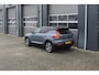 Volvo XC40 Recharge P8 AWD R-Design | 12 Mnd. Garantie | Panoramadak & Trekhaak | Nette en zeer complete XC40 (Dealer Onderhouden)