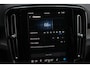 Volvo XC40 Recharge P8 AWD R-Design | 12 Mnd. Garantie | Panoramadak & Trekhaak | Nette en zeer complete XC40 (Dealer Onderhouden)