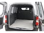 Toyota ProAce City 1.5 D-4D Professional | Navigatie | Dodehoek detectie | Parkeersensoren voor/achter | 3-zits | Apple Carplay / Android Auto | Cruise Control | Airco | 15 inch | Betonplex