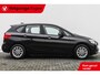 BMW 2-Serie Active Tourer 218i 136 PK High Executive | Automaat | 1 e Eign | 57..000 KM | | Leder ‘Dakota’| Clima | Navi | Pdc | Led | Head-Up Display |