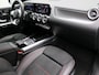Mercedes-Benz B-klasse 180 Business Solution AMG Trekhaak | AMG | Night Pakket | Panorama Schuif-Kanteldak | Sfeerverlichting | Memory Voorstoelen. Inclusief 24 maanden Mercedes-Benz Certified garantie voor Europa.