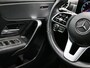 Mercedes-Benz A-klasse 180 Business Solution Luxury Ledkoplampen | Achteruitrijcamera | MBUX Augmented Reality navigatie | Stoelverwarming Voor | Sfeerverlichting. Inclusief 24 maanden Mercedes-Benz Certified garantie voor Europa.