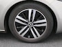 Mercedes-Benz A-klasse 180 Business Solution Luxury Ledkoplampen | Achteruitrijcamera | MBUX Augmented Reality navigatie | Stoelverwarming Voor | Sfeerverlichting. Inclusief 24 maanden Mercedes-Benz Certified garantie voor Europa.